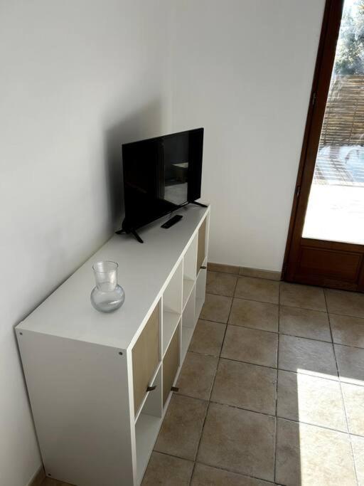 Superbe Appartement Dans Un Mas Nimes Ngoại thất bức ảnh