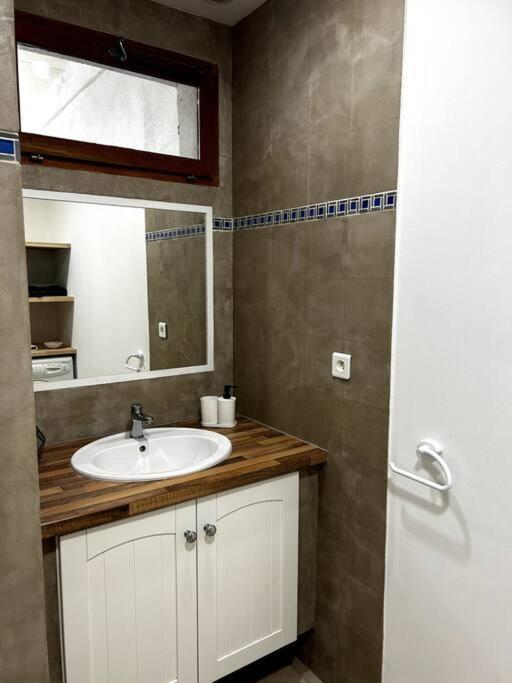 Superbe Appartement Dans Un Mas Nimes Ngoại thất bức ảnh