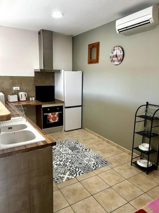 Superbe Appartement Dans Un Mas Nimes Ngoại thất bức ảnh